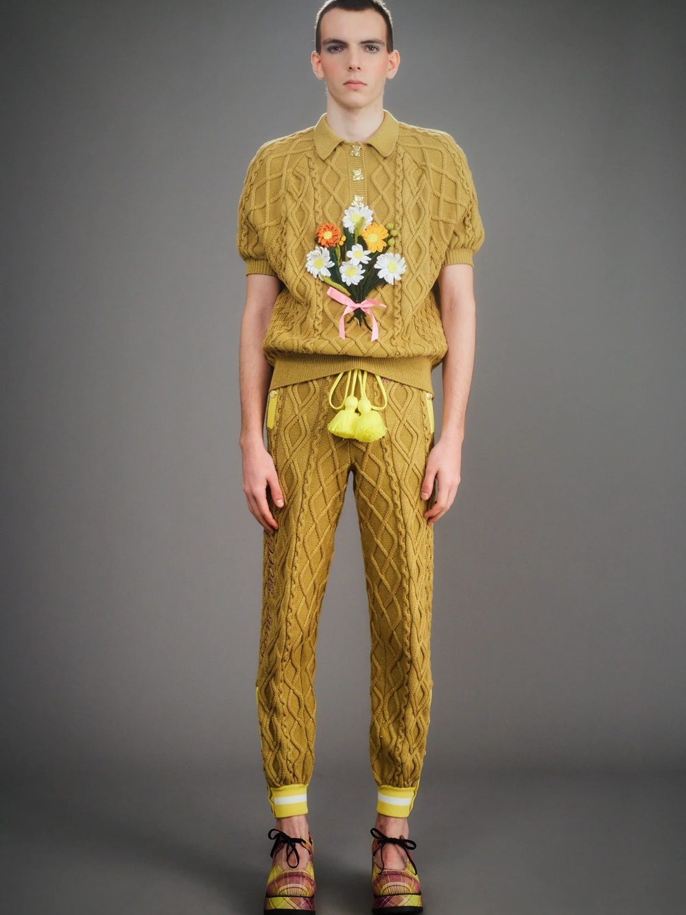 Motoguo 'A Polo' Cable Knit Sweater Crochet Flower Bouquet S⁠